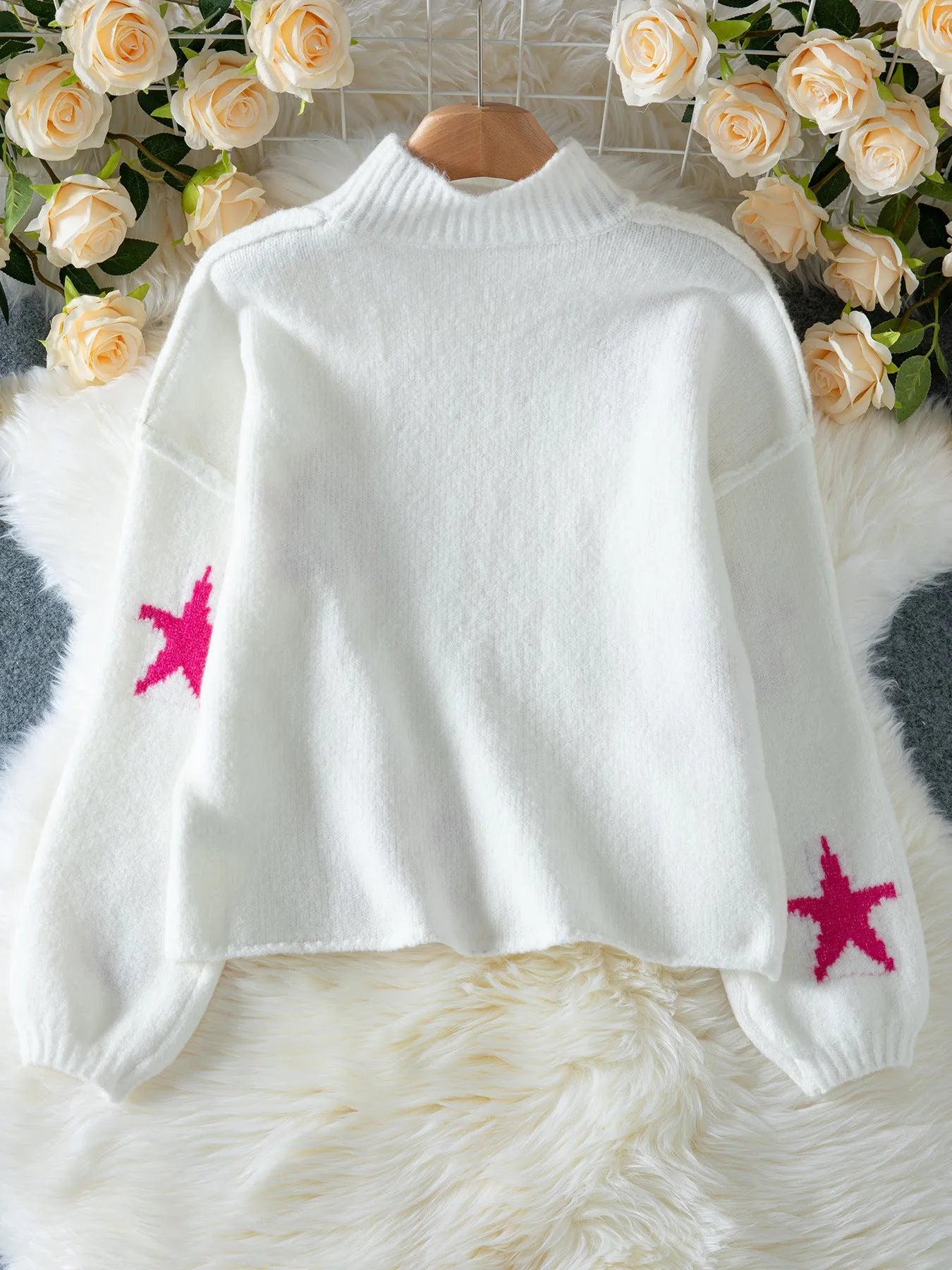 Women's white turtleneck pullover with five-pointed star pattern in thick imitation velvet fabric