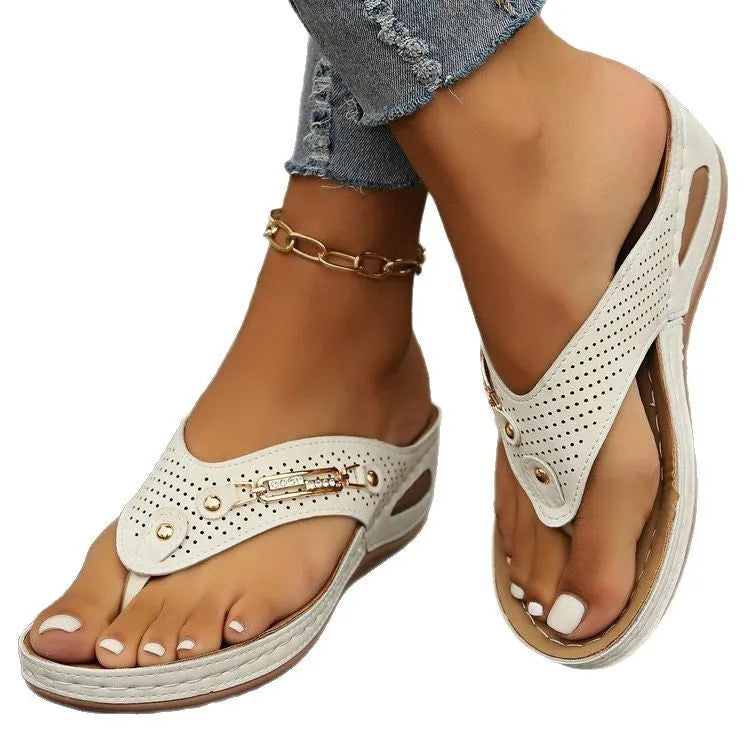 Women's retro-style casual sandals with herringbone scaffold in light brown