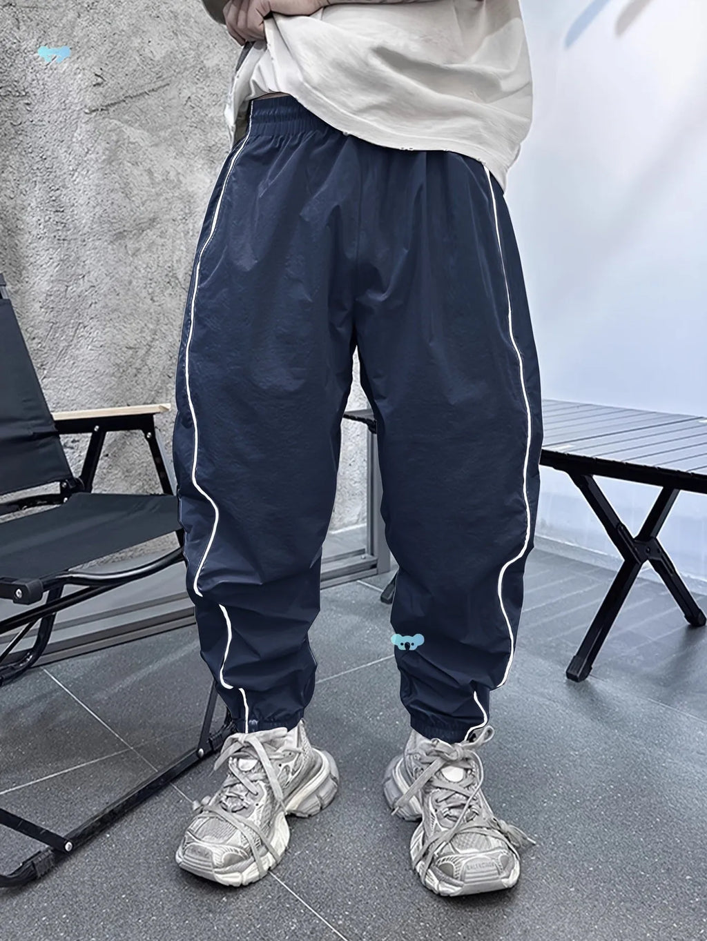 Men's casual sports trousers in bamboo fibre with cropped length and loose style fit