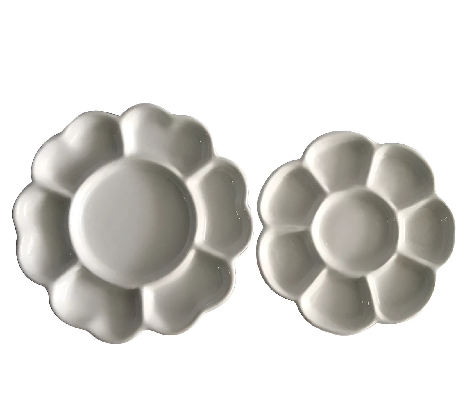 White ceramic plum blossom shaped paint palette for watercolour acrylic oil painting