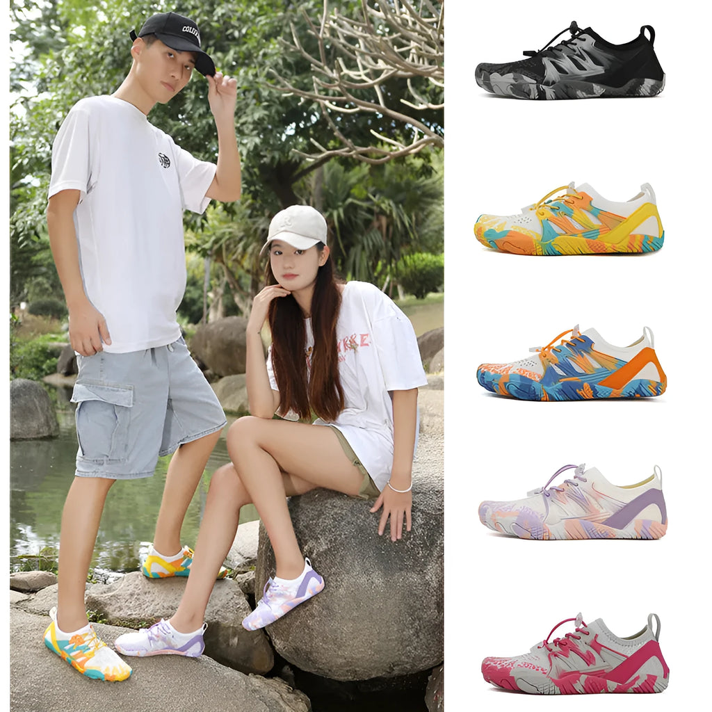 Men's and women's quick-drying lace-up beach shoes in mesh with a non-slip rubber sole.