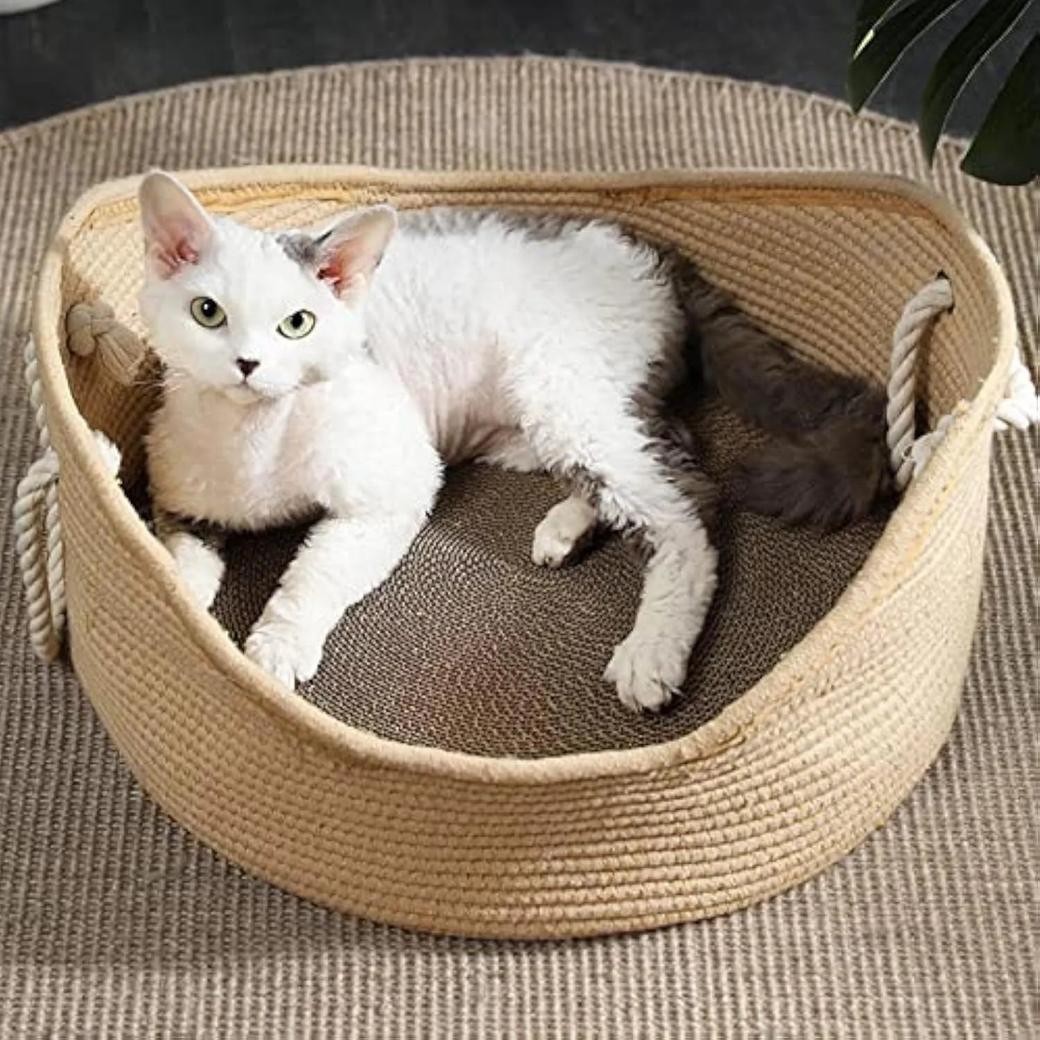 Square wicker cat basket bed with integrated corrugated cardboard scratching panel