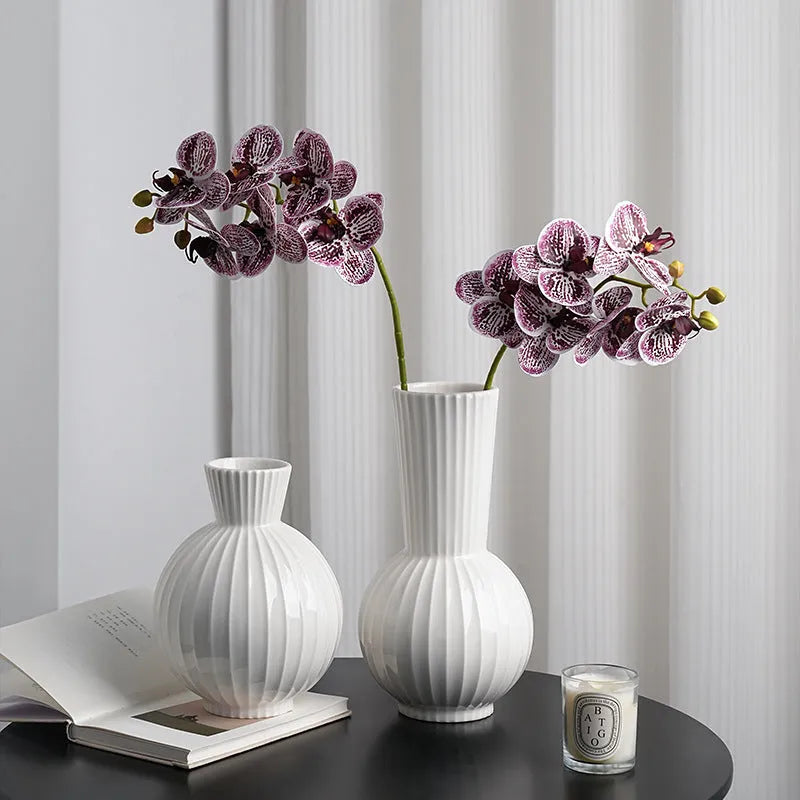 White ceramic ball-shaped vase with American striped patterns for living room table decoration