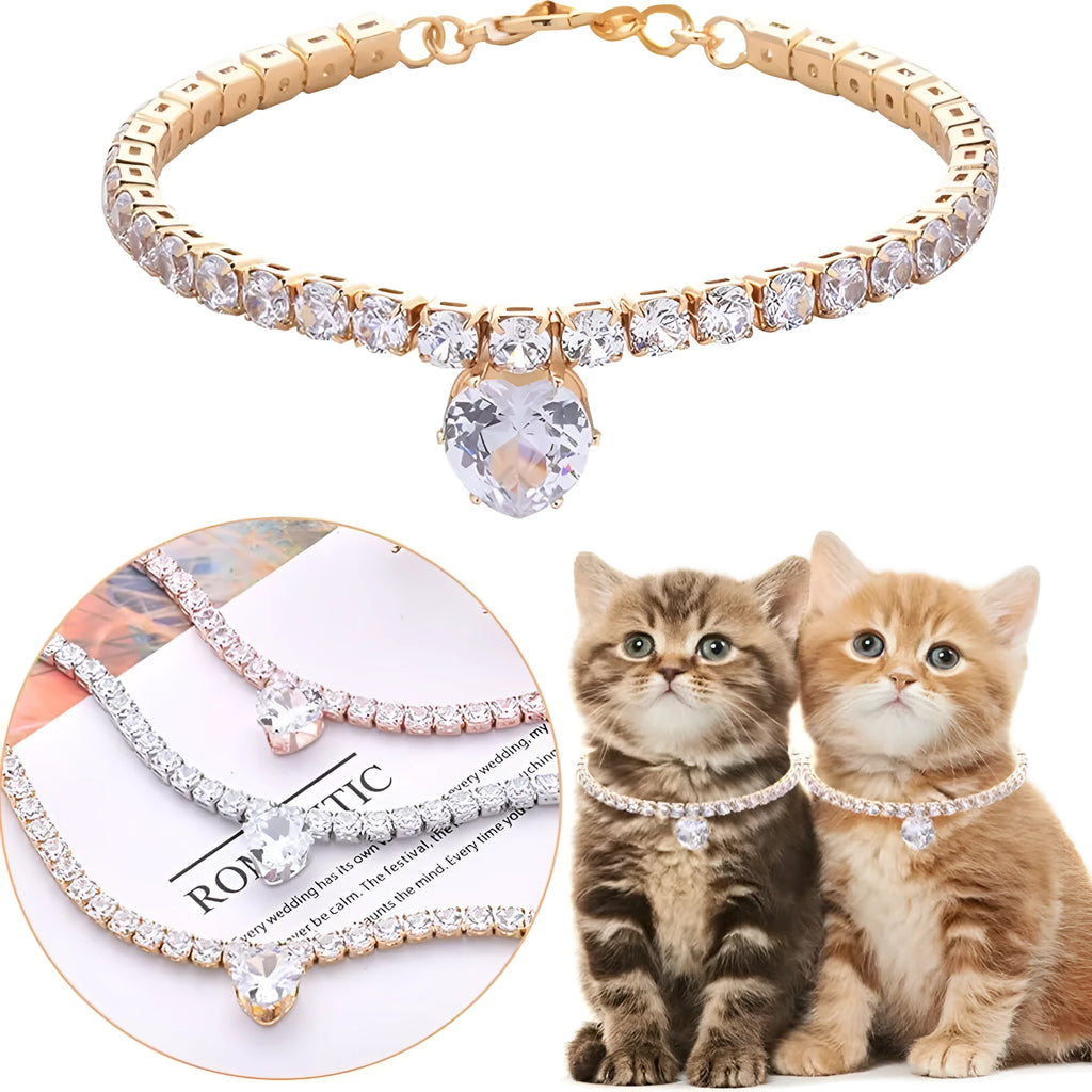 Heart-shaped rhinestone pet collar for cats and dogs in gold colour with adjustable sizing