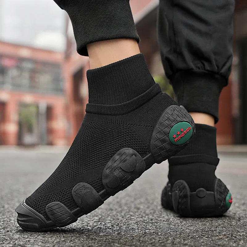Breathable knitted mesh sneakers for men in army green, mid-top flat heel, round toe, colour blocking detail