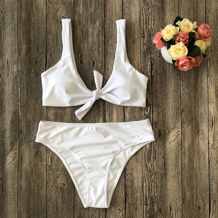 Pure colour bikini set in European American style with tight fitting design and sleeveless construction
