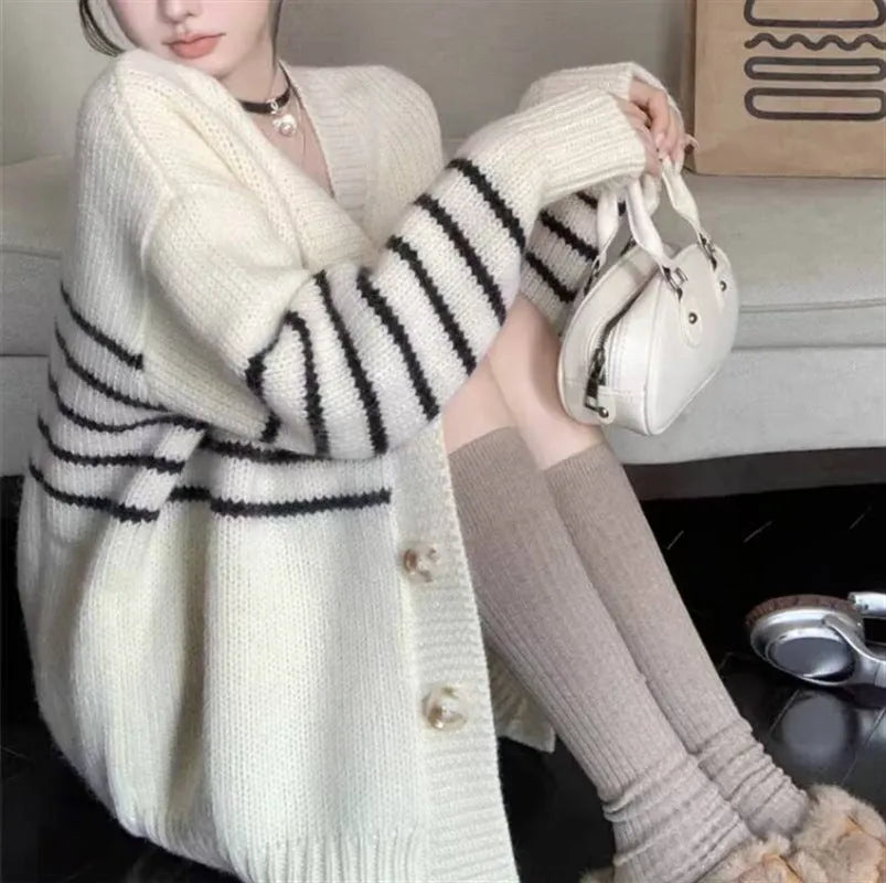 Collar button cardigan with 3D pattern in polyester fabric, Japanese Korean casual style autumn sweater