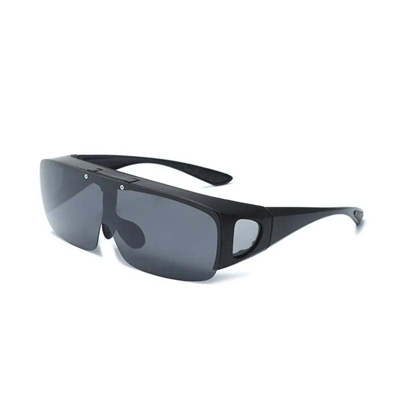 Polarised sunglasses with one-piece myopia lenses for mountain climbing and cycling activities