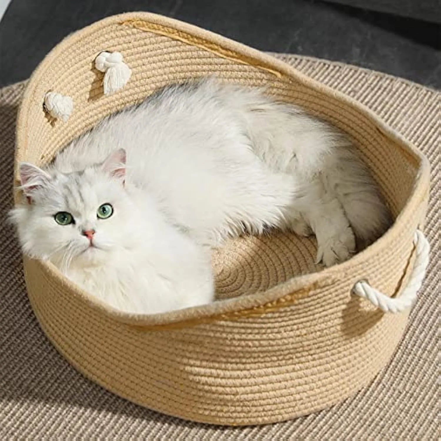 Square wicker cat basket bed with integrated corrugated cardboard scratching panel