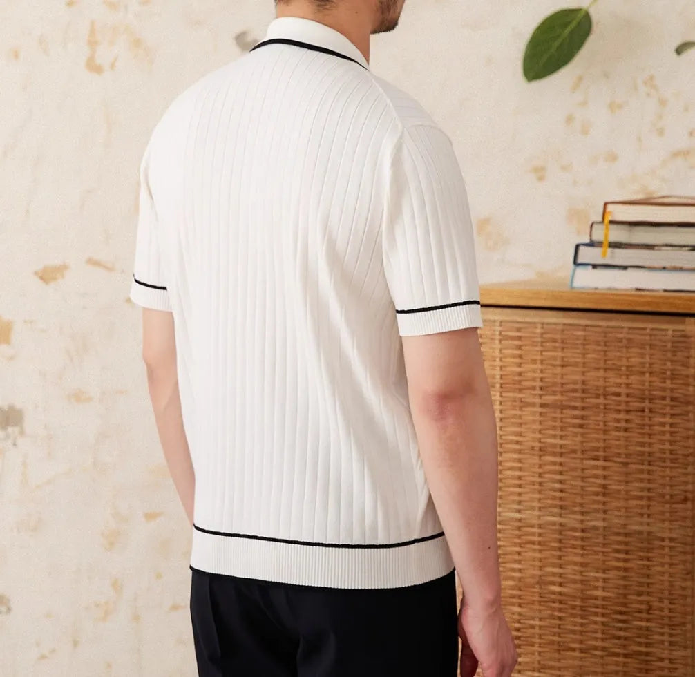 Slim fit lapel collar polo shirt with short sleeves in black knitted fabric