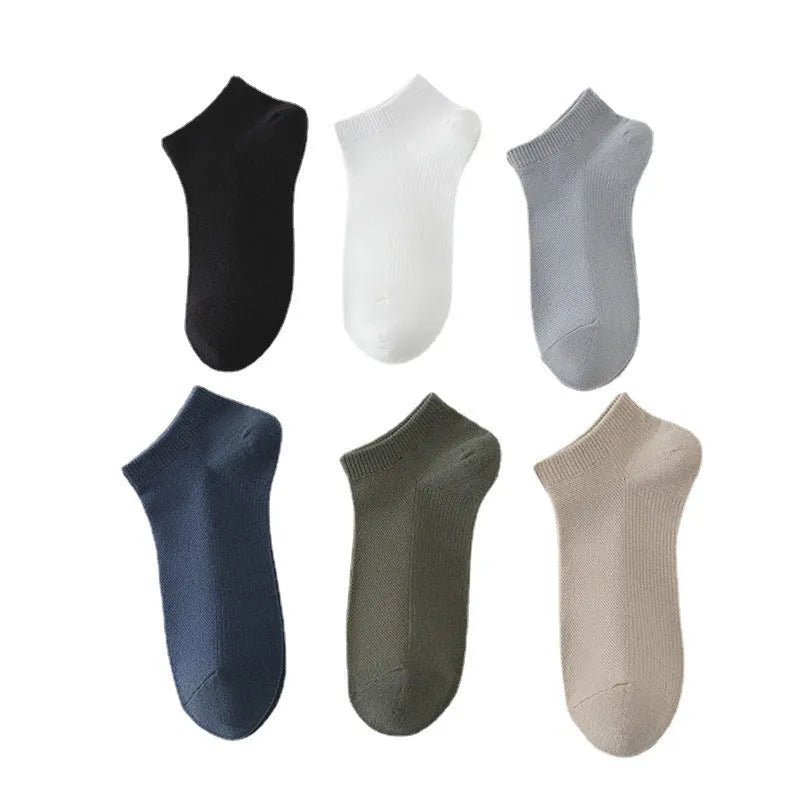 Men's low-cut solid colour polyester boat socks in six colour options with simple design