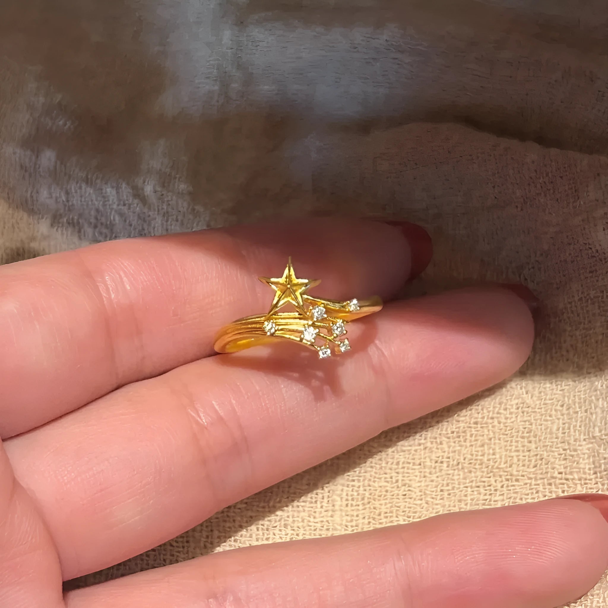 Broken Flame Xingtu ring for women, copper zircon, star shape with meteor shower details