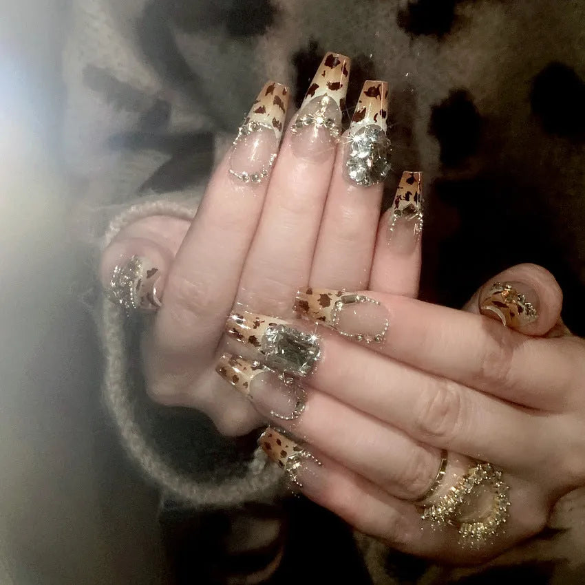 Leopard print stud set for ladies with nail-finished flash texture on plastic armour