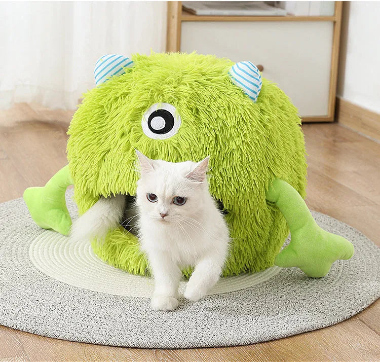 Fluffy round cat bed in three sizes with soft plush material and non-slip base