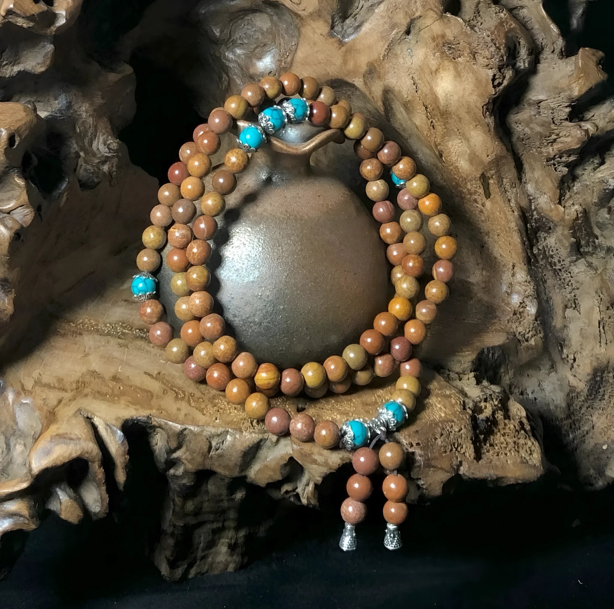 108-bead stone bracelet with hand-polished geometric lvzhu beads