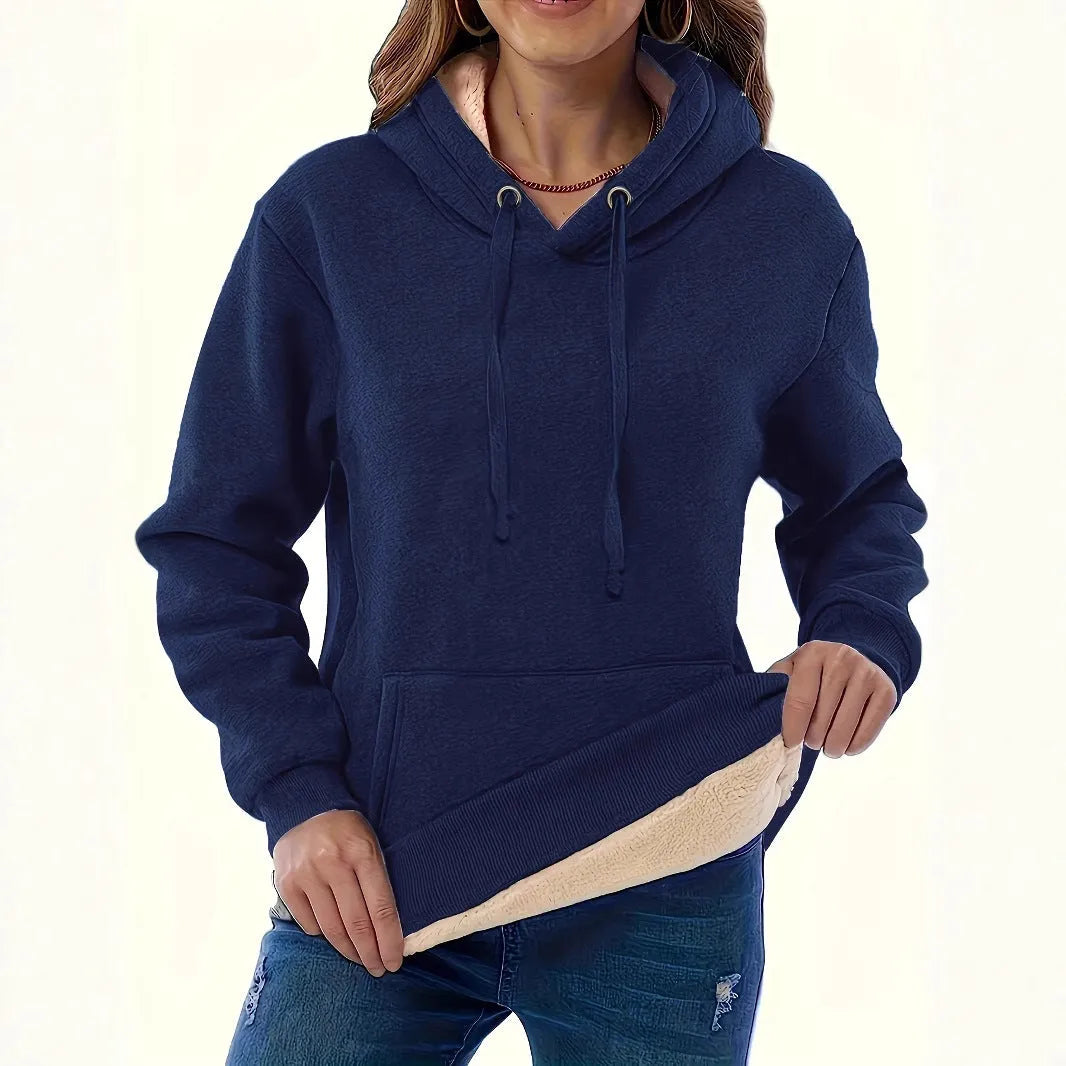 Women's loose fit hooded sweater with front pockets in thick polyester fleece