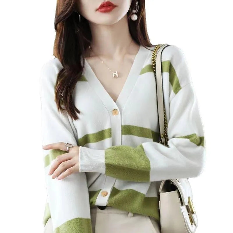 Women's striped V-neck knitted cardigan with 3D pattern and button front in slim fit