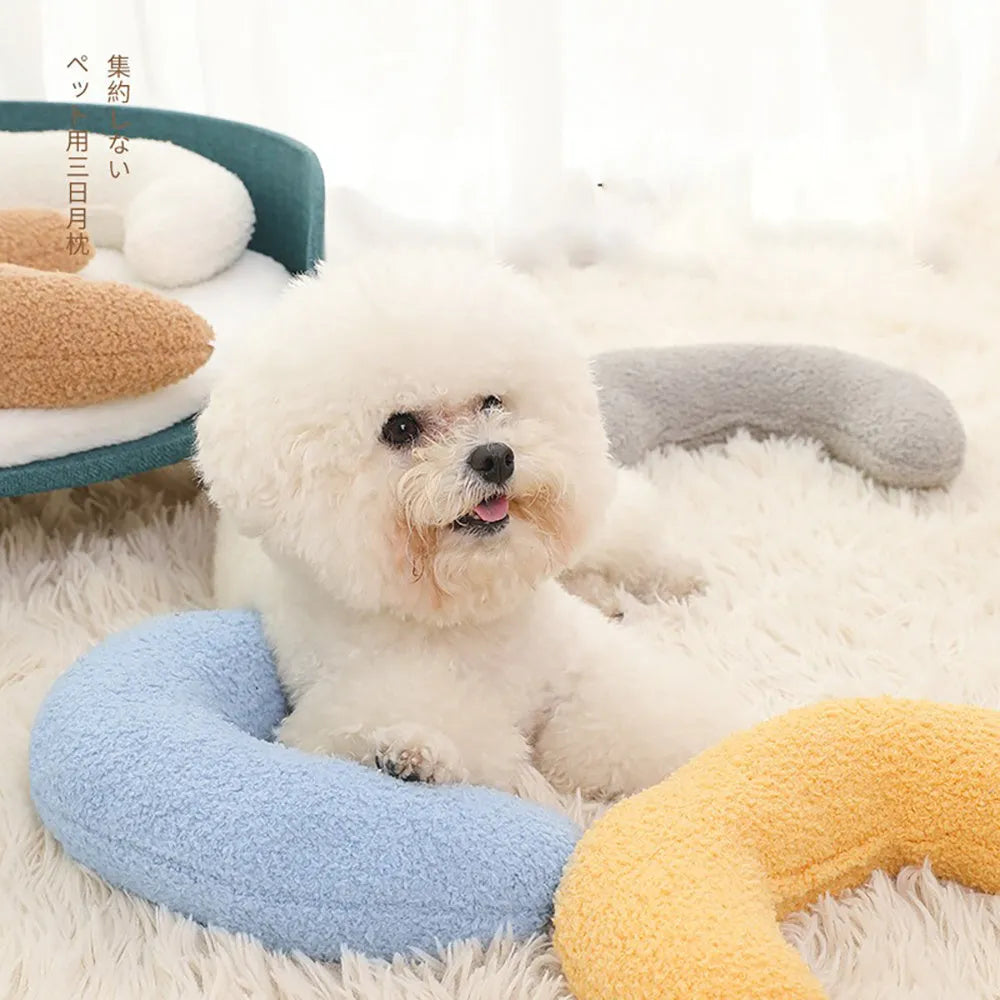 U-shaped blue cat pillow with adjustable white collar for feline cervical support