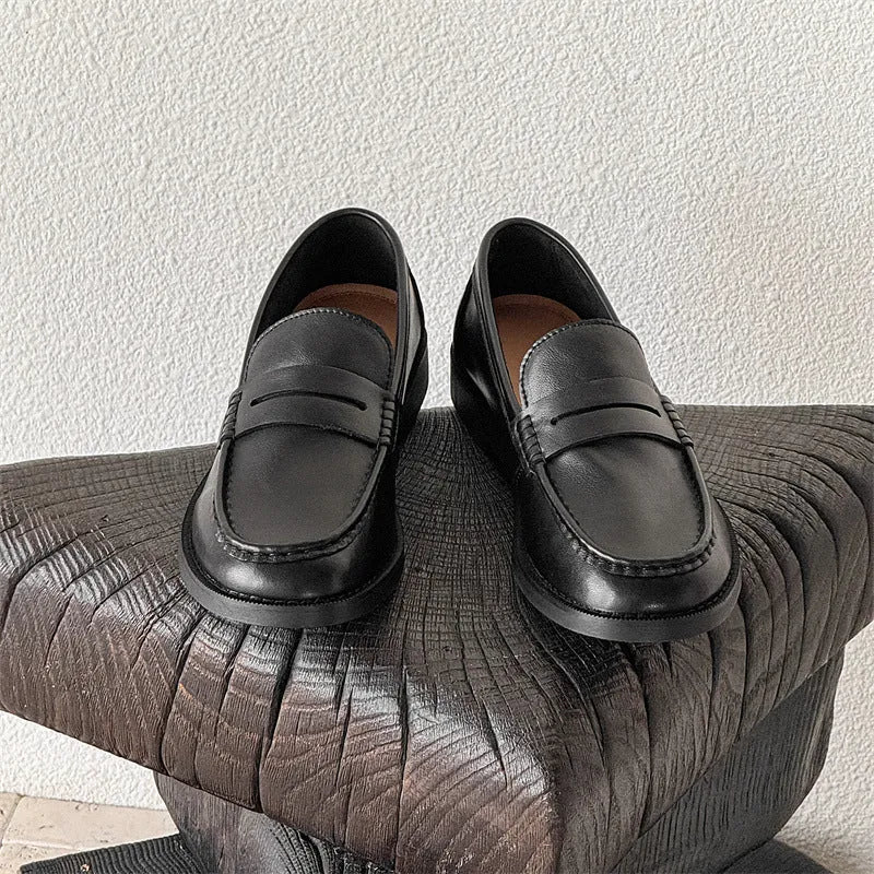 A pair of men's slip-on casual shoes in microfiber, shown in one of four colours: black, beige, apricot, or brown.