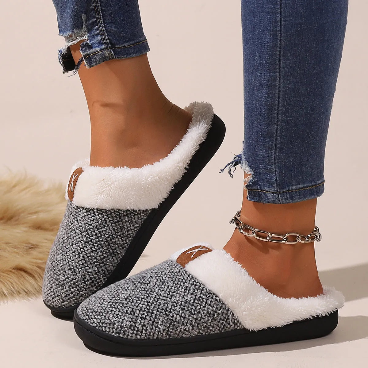 Winter plush slippers with thick bottom and round toe, unisex indoor house shoes in burgundy color