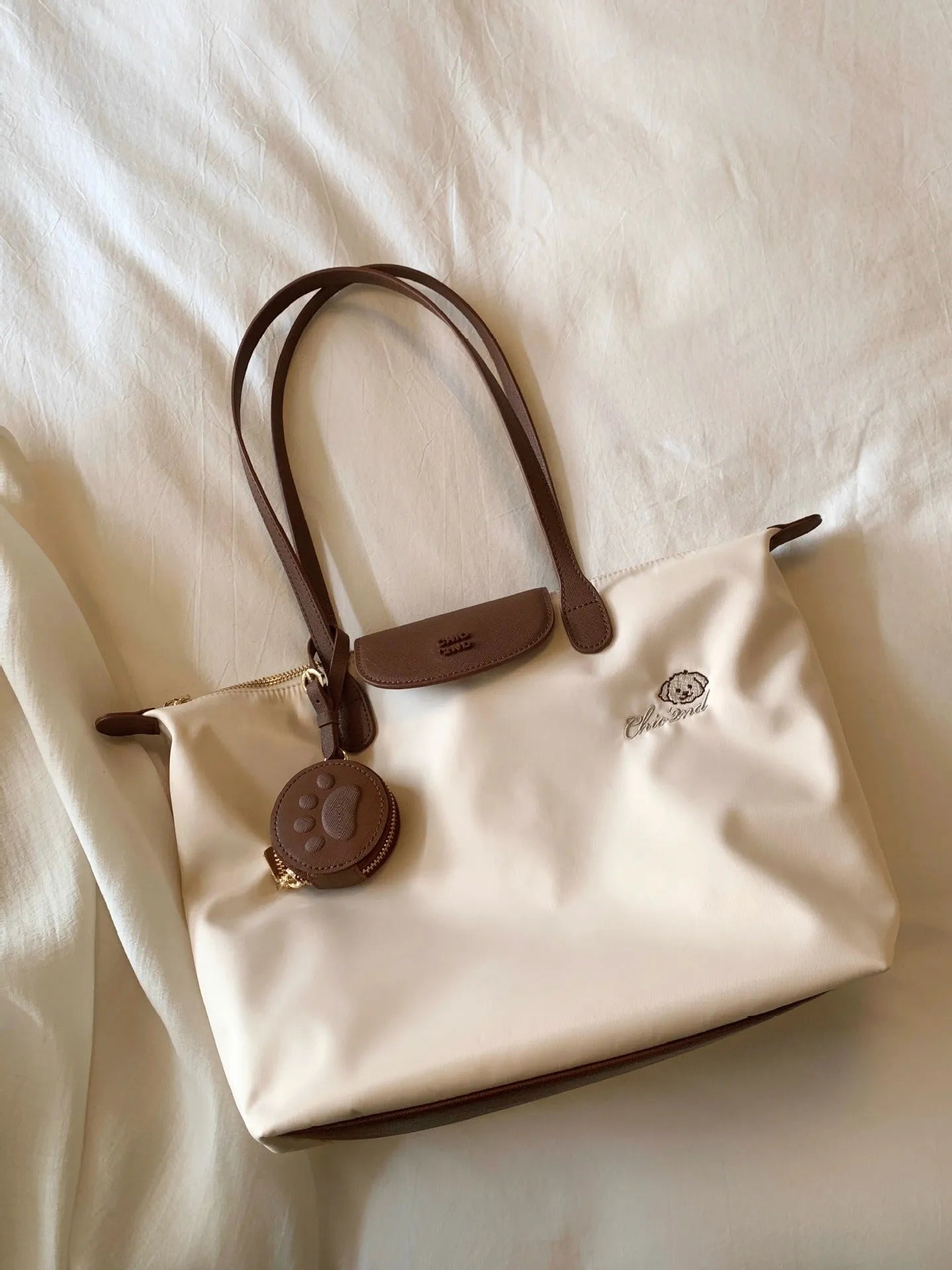 Beige Oxford cloth tote shoulder bag with sandwich pocket and mobile phone compartment