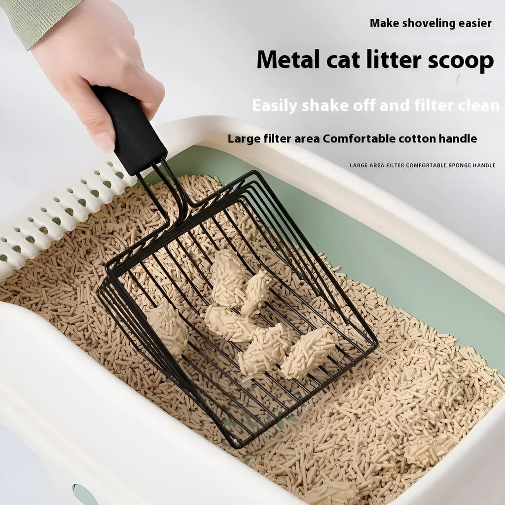 Black metal cat litter scoop with narrow 0.8cm gaps between tines
