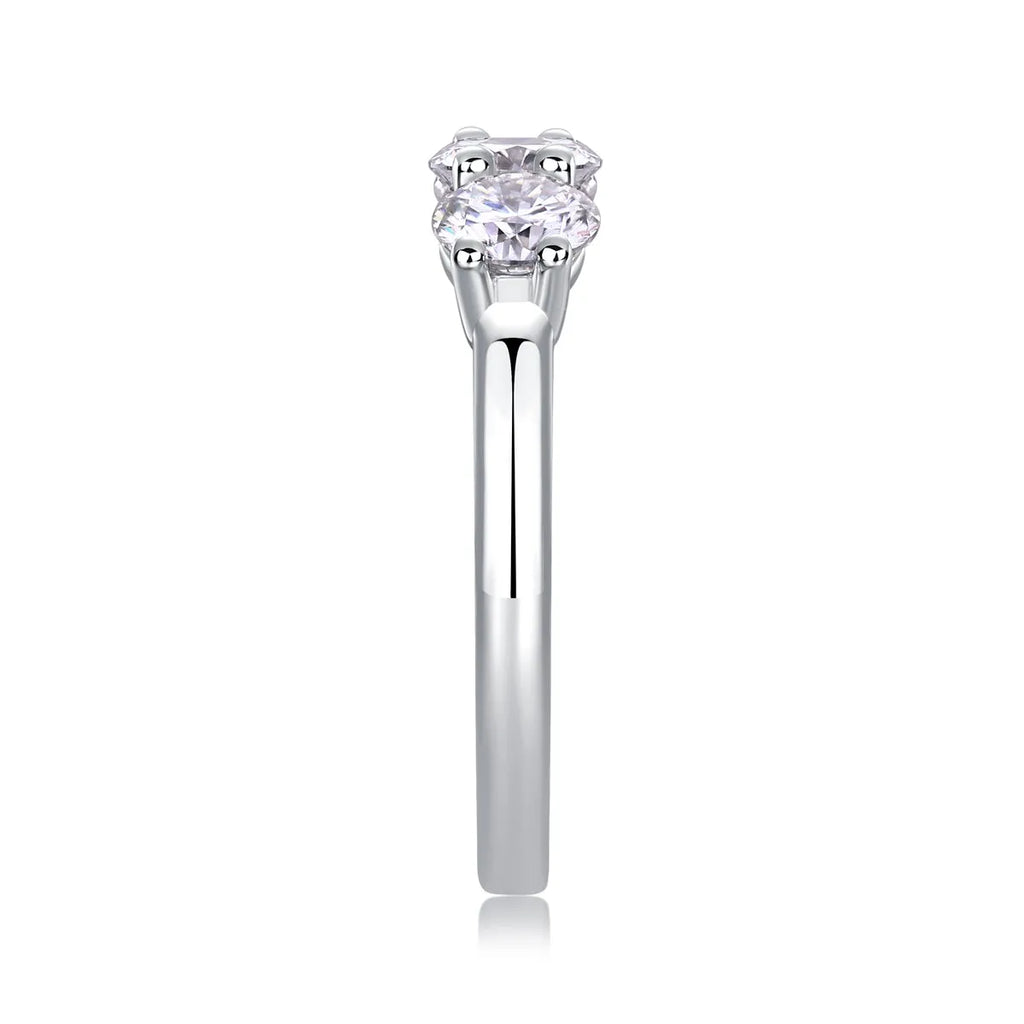 0.5 carat moissanite wedding ring set in S925 silver with platinum plating, gold colour, on white background