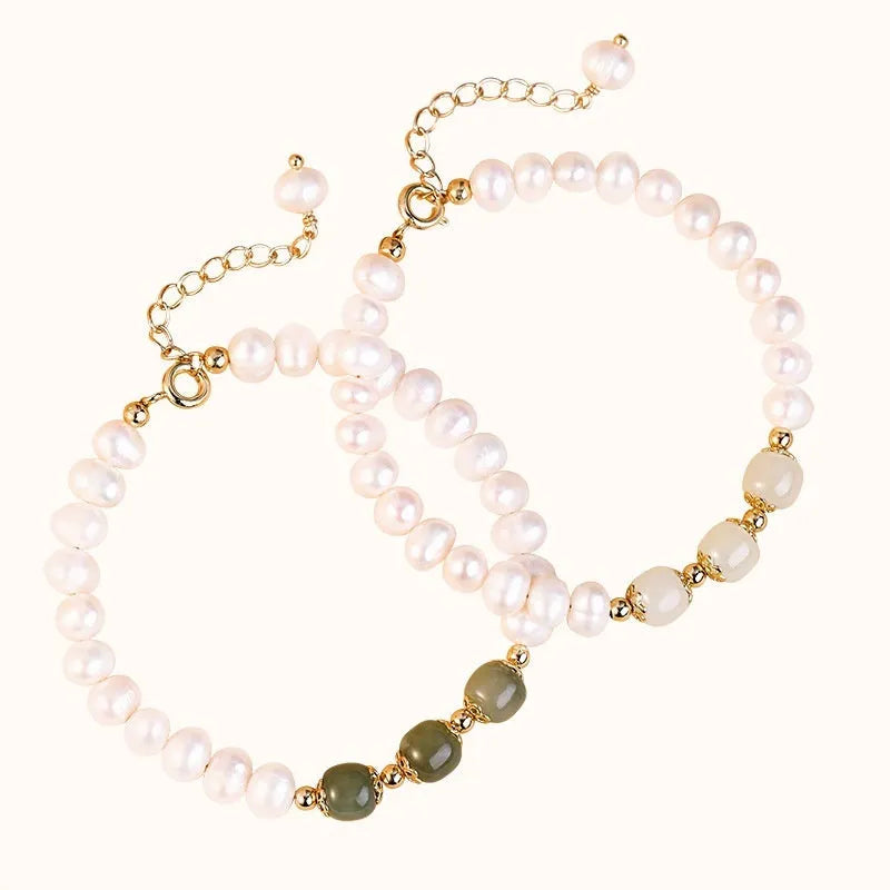 Freshwater pearl bracelet with diamond-shaped charm in electroplated Hetian jade colour