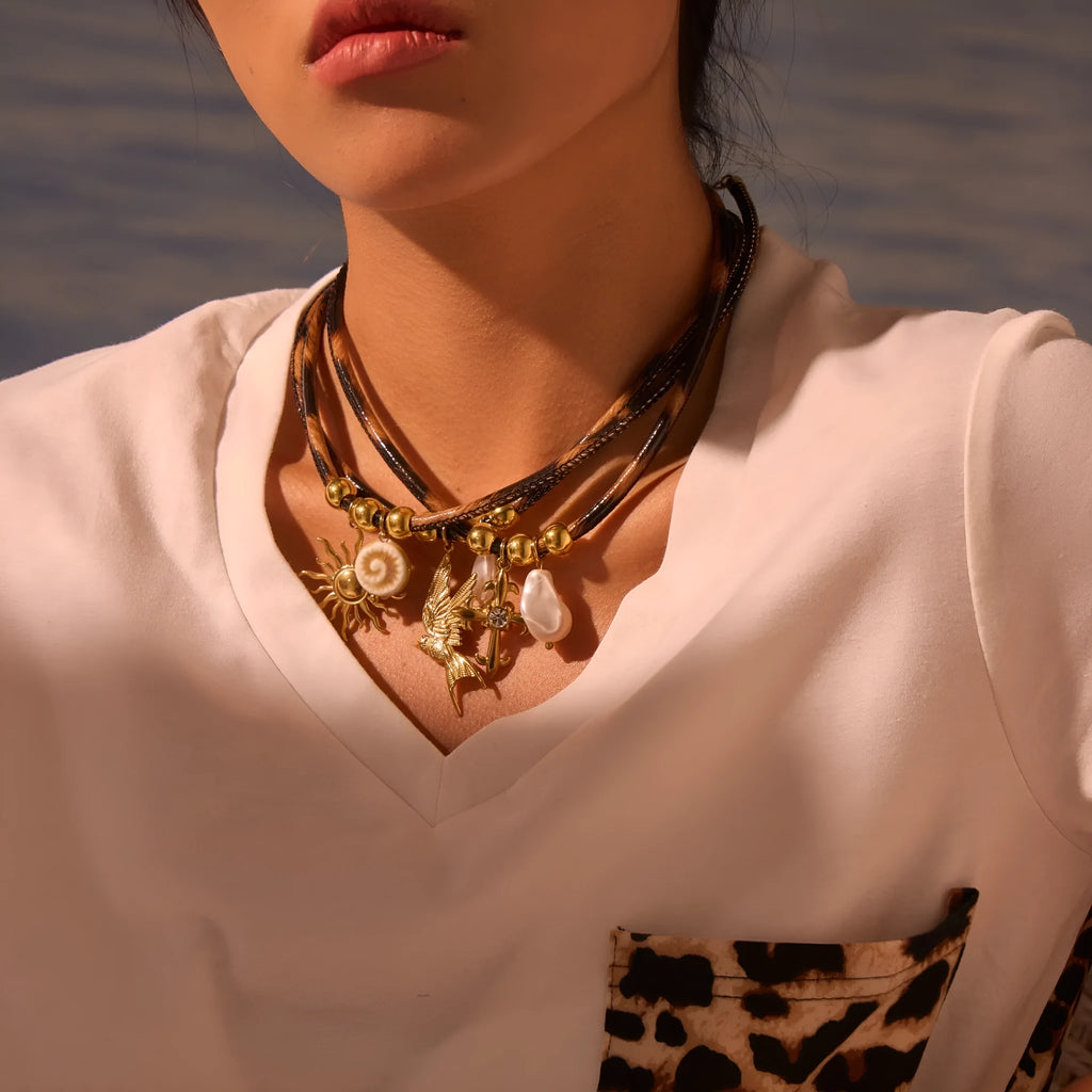 Geometric leopard print stainless steel necklace with gold plating on adjustable 41-50cm chain