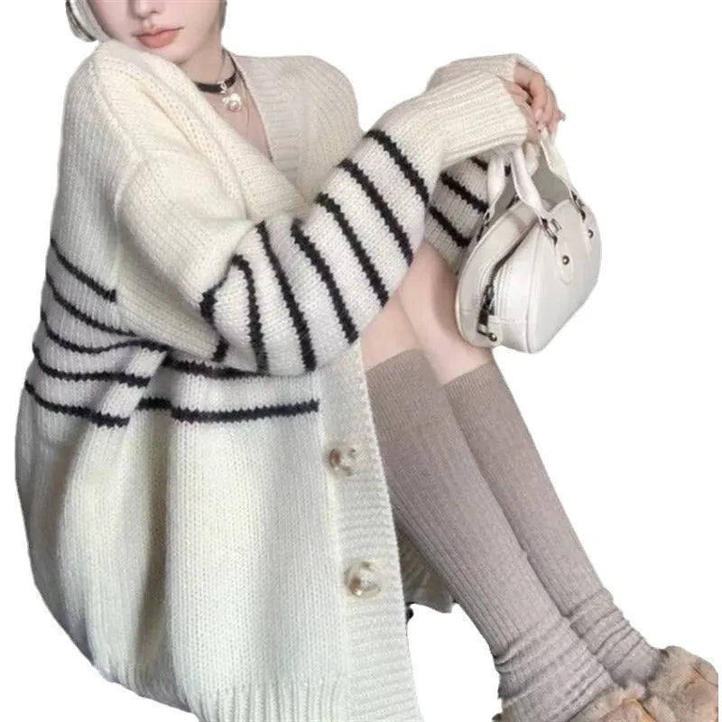 Collar button cardigan with 3D pattern in polyester fabric, Japanese Korean casual style autumn sweater