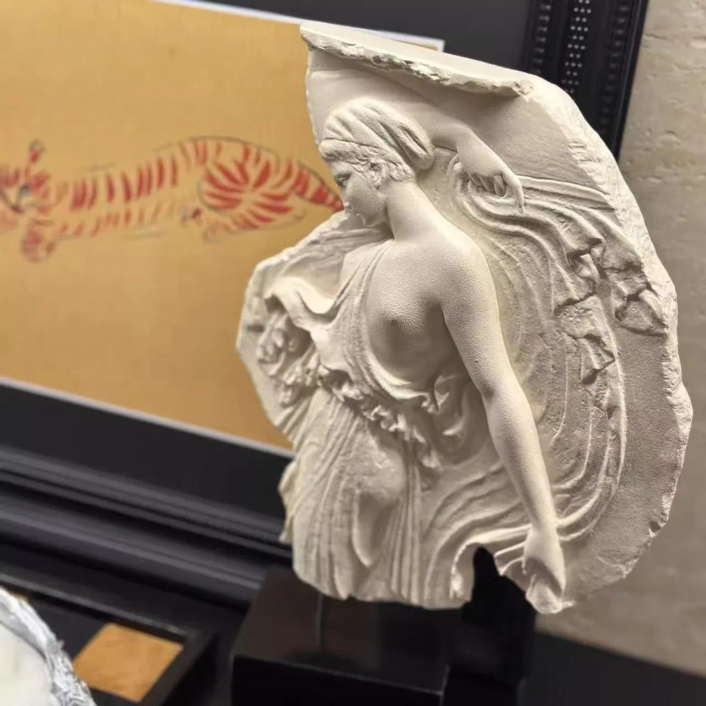 35cm tall Italian-style wine goddess resin sculpture ornament on display.