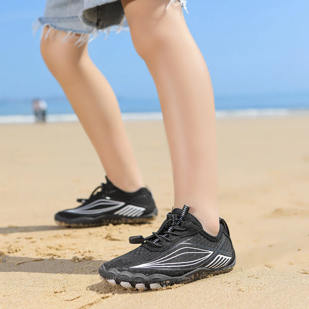 Children's quick-dry wading shoes with rubber sole and elastic band closure in multiple colours