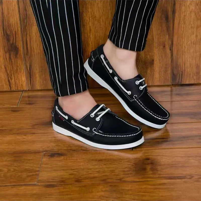 Men's British style casual shoes with flat heel and round toe in solid colours